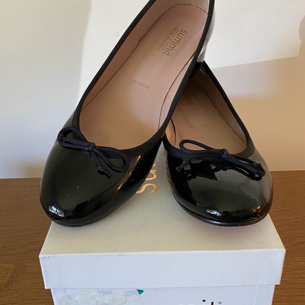 White Mountain Mariela Black Patent Ballet Flats